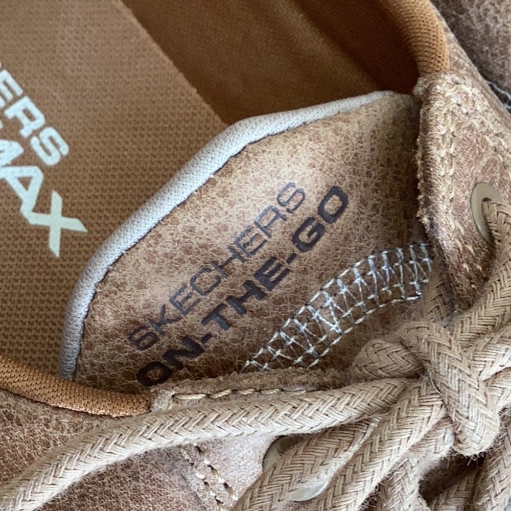 Skechers on the go GOGA Max Women's Tan boat shoes, women’s size 7 - Picture 16 of 16